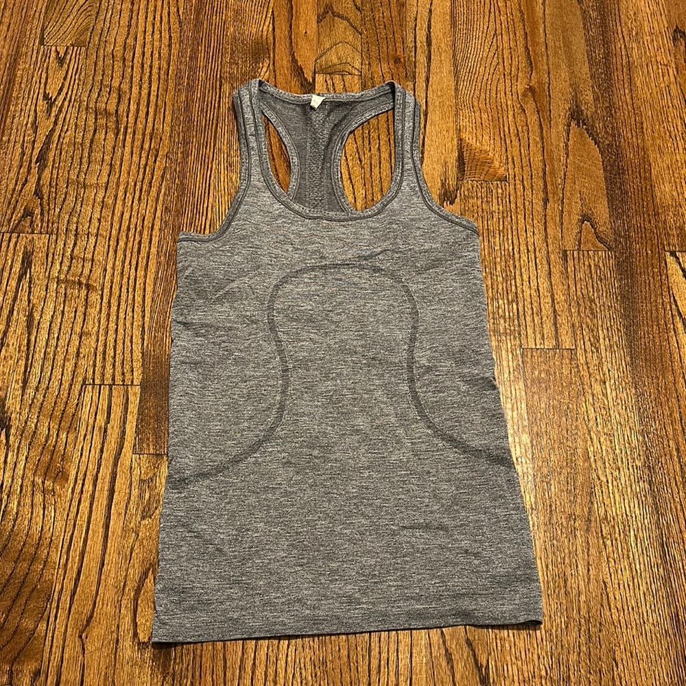 Lululemon swiftly tech tank top size 4 grey sparkly